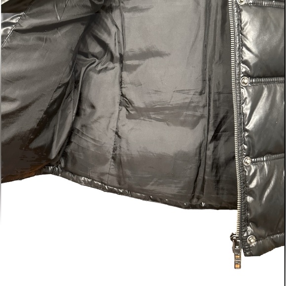 Women’s Tommy Hilfiger High-Shine BLACK Cold Weather Down & Feather Puffer Vest - Picture 6 of 11